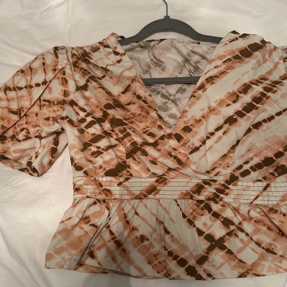 Marie Oliver tie dye blouse doesn’t have tag but fits a small - Picture 4 of 5